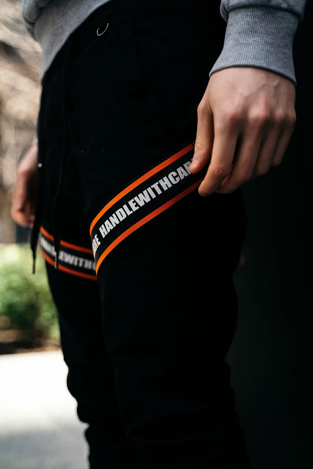 HANDLE WITH CARE V2 BLACK