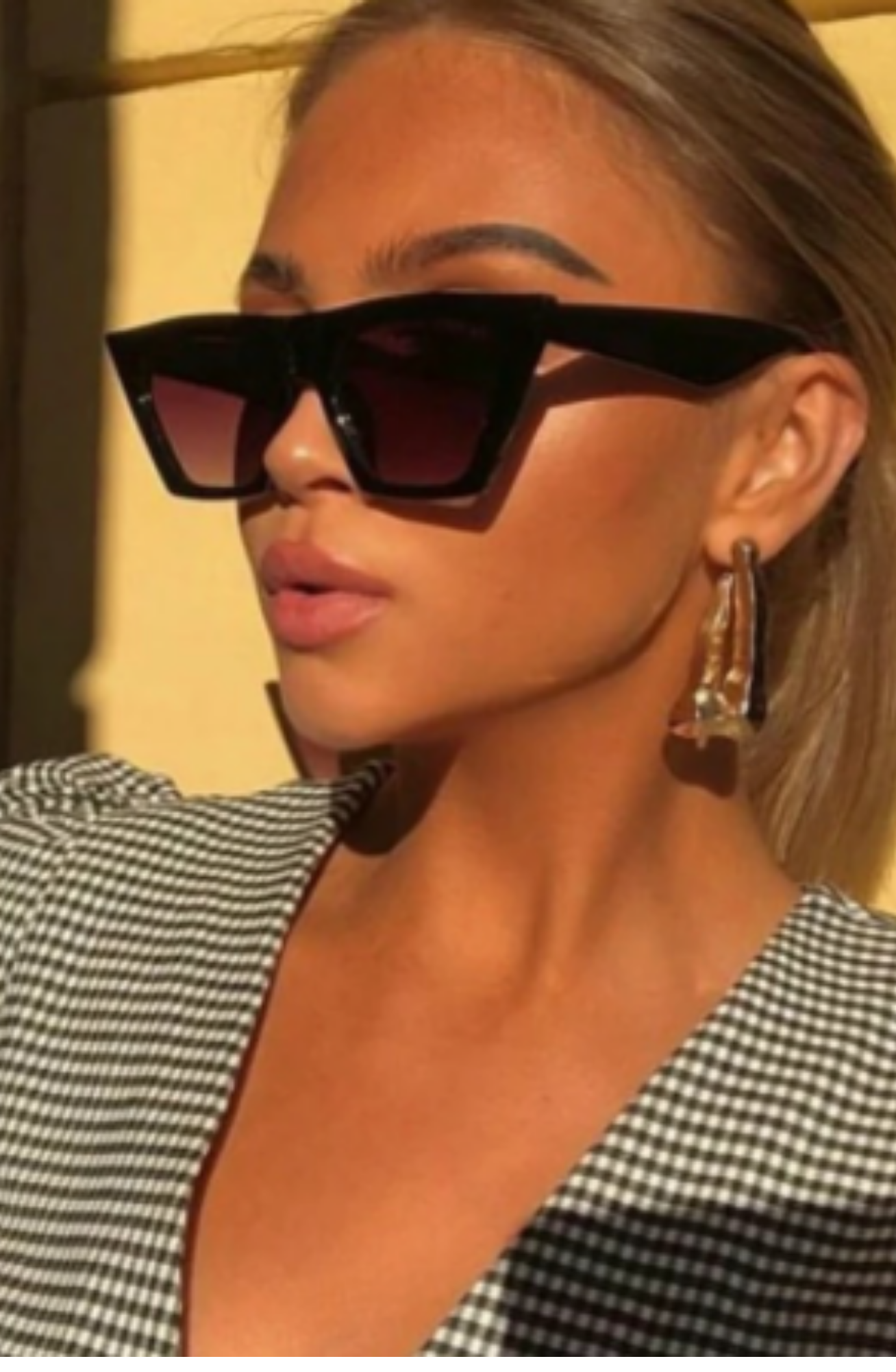 ICONIC RETRO FRAME SUNGLASSES