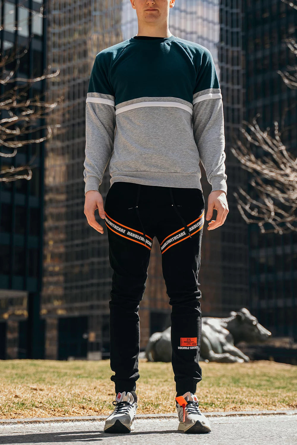 HANDLE WITH CARE V2 BLACK