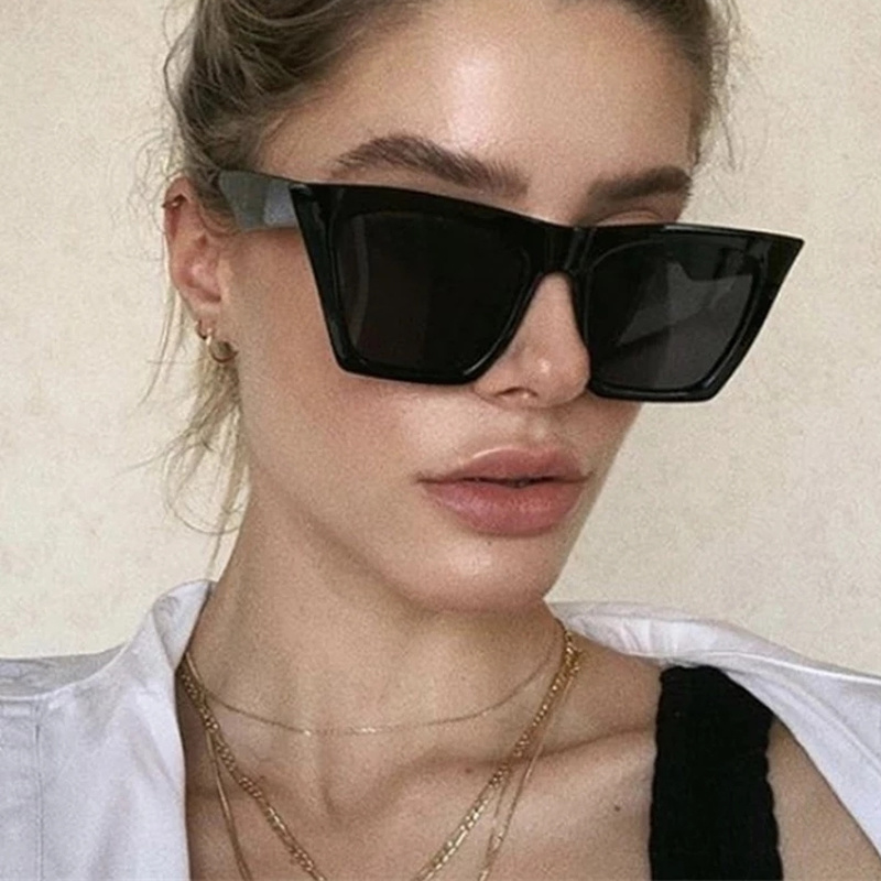 ICONIC RETRO FRAME SUNGLASSES
