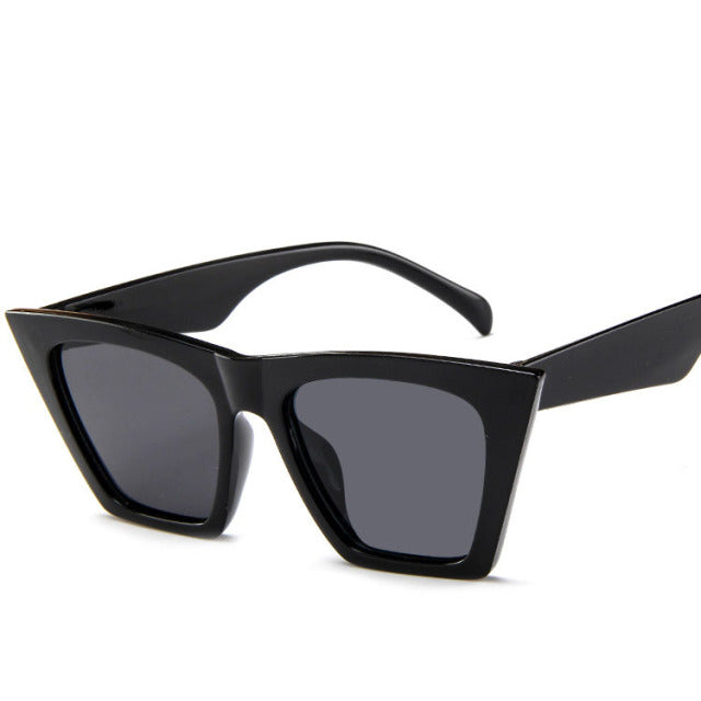 ICONIC RETRO FRAME SUNGLASSES